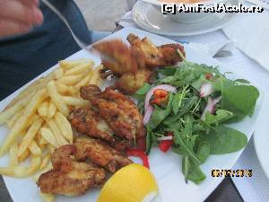 [P04] chicken wings la Krambousa » foto by indiralisa_26
 - 
<span class="allrVoted glyphicon glyphicon-heart hidden" id="av643424"></span>
<a class="m-l-10 hidden" id="sv643424" onclick="voting_Foto_DelVot(,643424,6854)" role="button">șterge vot <span class="glyphicon glyphicon-remove"></span></a>
<a id="v9643424" class=" c-red"  onclick="voting_Foto_SetVot(643424)" role="button"><span class="glyphicon glyphicon-heart-empty"></span> <b>LIKE</b> = Votează poza</a> <img class="hidden"  id="f643424W9" src="/imagini/loader.gif" border="0" /><span class="AjErrMes hidden" id="e643424ErM"></span>