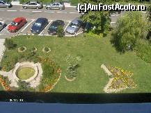 [P02] spatiul verde din fata hotelului - arata bine. cred ca cei care au venit pentru recenzie in vederea alocarii numarului de stele, au vazut doar asta si intrarea in hotel si-asa au alocat 3 stele. » foto by simina
 - 
<span class="allrVoted glyphicon glyphicon-heart hidden" id="av113995"></span>
<a class="m-l-10 hidden" id="sv113995" onclick="voting_Foto_DelVot(,113995,6872)" role="button">șterge vot <span class="glyphicon glyphicon-remove"></span></a>
<a id="v9113995" class=" c-red"  onclick="voting_Foto_SetVot(113995)" role="button"><span class="glyphicon glyphicon-heart-empty"></span> <b>LIKE</b> = Votează poza</a> <img class="hidden"  id="f113995W9" src="/imagini/loader.gif" border="0" /><span class="AjErrMes hidden" id="e113995ErM"></span>