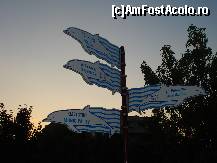 [P08] Indicatoare de strazi foarte interesante in forma de delfini » foto by ionescunic
 - 
<span class="allrVoted glyphicon glyphicon-heart hidden" id="av114178"></span>
<a class="m-l-10 hidden" id="sv114178" onclick="voting_Foto_DelVot(,114178,6887)" role="button">șterge vot <span class="glyphicon glyphicon-remove"></span></a>
<a id="v9114178" class=" c-red"  onclick="voting_Foto_SetVot(114178)" role="button"><span class="glyphicon glyphicon-heart-empty"></span> <b>LIKE</b> = Votează poza</a> <img class="hidden"  id="f114178W9" src="/imagini/loader.gif" border="0" /><span class="AjErrMes hidden" id="e114178ErM"></span>