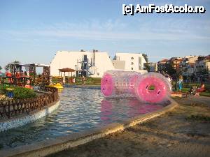 [P35] Distracții in parc, langa Luca Helios Beach.  » foto by Krisko
 - 
<span class="allrVoted glyphicon glyphicon-heart hidden" id="av433975"></span>
<a class="m-l-10 hidden" id="sv433975" onclick="voting_Foto_DelVot(,433975,6887)" role="button">șterge vot <span class="glyphicon glyphicon-remove"></span></a>
<a id="v9433975" class=" c-red"  onclick="voting_Foto_SetVot(433975)" role="button"><span class="glyphicon glyphicon-heart-empty"></span> <b>LIKE</b> = Votează poza</a> <img class="hidden"  id="f433975W9" src="/imagini/loader.gif" border="0" /><span class="AjErrMes hidden" id="e433975ErM"></span>