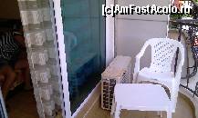 [P05] Balconul este mare, dotat cu o masuta si doua scaune de plastic. Apartamentul are 2 balcoane. » foto by ciubaka
 - 
<span class="allrVoted glyphicon glyphicon-heart hidden" id="av114401"></span>
<a class="m-l-10 hidden" id="sv114401" onclick="voting_Foto_DelVot(,114401,6897)" role="button">șterge vot <span class="glyphicon glyphicon-remove"></span></a>
<a id="v9114401" class=" c-red"  onclick="voting_Foto_SetVot(114401)" role="button"><span class="glyphicon glyphicon-heart-empty"></span> <b>LIKE</b> = Votează poza</a> <img class="hidden"  id="f114401W9" src="/imagini/loader.gif" border="0" /><span class="AjErrMes hidden" id="e114401ErM"></span>