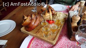 [P07] Restaurantul Conradt @ Hohe Rinne Păltiniș - ciolanul bavarez (shot-urile sunt de bere!)  » foto by Dragoș_MD
 - 
<span class="allrVoted glyphicon glyphicon-heart hidden" id="av1059524"></span>
<a class="m-l-10 hidden" id="sv1059524" onclick="voting_Foto_DelVot(,1059524,6921)" role="button">șterge vot <span class="glyphicon glyphicon-remove"></span></a>
<a id="v91059524" class=" c-red"  onclick="voting_Foto_SetVot(1059524)" role="button"><span class="glyphicon glyphicon-heart-empty"></span> <b>LIKE</b> = Votează poza</a> <img class="hidden"  id="f1059524W9" src="/imagini/loader.gif" border="0" /><span class="AjErrMes hidden" id="e1059524ErM"></span>