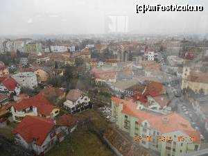 [P08] Sibiul văzut de la înălțimea celor 11 etaje unde se află restaurantul.  » foto by Rodel
 - 
<span class="allrVoted glyphicon glyphicon-heart hidden" id="av598631"></span>
<a class="m-l-10 hidden" id="sv598631" onclick="voting_Foto_DelVot(,598631,6927)" role="button">șterge vot <span class="glyphicon glyphicon-remove"></span></a>
<a id="v9598631" class=" c-red"  onclick="voting_Foto_SetVot(598631)" role="button"><span class="glyphicon glyphicon-heart-empty"></span> <b>LIKE</b> = Votează poza</a> <img class="hidden"  id="f598631W9" src="/imagini/loader.gif" border="0" /><span class="AjErrMes hidden" id="e598631ErM"></span>