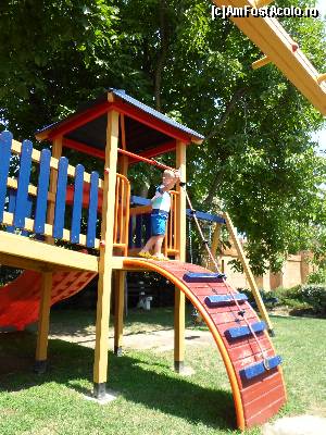 [P06] Un alt loc de joaca in aer liber. In spate se poate distinge putin din 'castelul' in care se desfasoara activitati in aer liber sub supravegherea animatorilor. (deseneaza, fac prajituri, etc.)  » foto by Iliescui
 - 
<span class="allrVoted glyphicon glyphicon-heart hidden" id="av604549"></span>
<a class="m-l-10 hidden" id="sv604549" onclick="voting_Foto_DelVot(,604549,6960)" role="button">șterge vot <span class="glyphicon glyphicon-remove"></span></a>
<a id="v9604549" class=" c-red"  onclick="voting_Foto_SetVot(604549)" role="button"><span class="glyphicon glyphicon-heart-empty"></span> <b>LIKE</b> = Votează poza</a> <img class="hidden"  id="f604549W9" src="/imagini/loader.gif" border="0" /><span class="AjErrMes hidden" id="e604549ErM"></span>