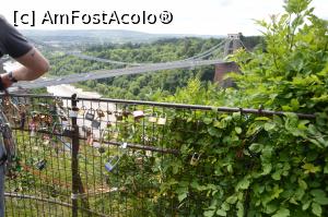 [P16] Aici lacătele sunt la depărtare de pod. :) Podul Suspendat Clifton din Bristol, Anglia.  » foto by traian.leuca †
 - 
<span class="allrVoted glyphicon glyphicon-heart hidden" id="av937052"></span>
<a class="m-l-10 hidden" id="sv937052" onclick="voting_Foto_DelVot(,937052,6989)" role="button">șterge vot <span class="glyphicon glyphicon-remove"></span></a>
<a id="v9937052" class=" c-red"  onclick="voting_Foto_SetVot(937052)" role="button"><span class="glyphicon glyphicon-heart-empty"></span> <b>LIKE</b> = Votează poza</a> <img class="hidden"  id="f937052W9" src="/imagini/loader.gif" border="0" /><span class="AjErrMes hidden" id="e937052ErM"></span>