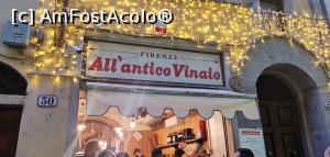 [P28] <strong>All’Antico Vinaio și sandvich-uri porchetta foarte bune.</strong> » foto by Aurici
 - 
<span class="allrVoted glyphicon glyphicon-heart hidden" id="av1296957"></span>
<a class="m-l-10 hidden" id="sv1296957" onclick="voting_Foto_DelVot(,1296957,7001)" role="button">șterge vot <span class="glyphicon glyphicon-remove"></span></a>
<a id="v91296957" class=" c-red"  onclick="voting_Foto_SetVot(1296957)" role="button"><span class="glyphicon glyphicon-heart-empty"></span> <b>LIKE</b> = Votează poza</a> <img class="hidden"  id="f1296957W9" src="/imagini/loader.gif" border="0" /><span class="AjErrMes hidden" id="e1296957ErM"></span>