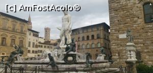 [P41] Fântâna lui Neptun din Piața Signoria. » foto by Aurici
 - 
<span class="allrVoted glyphicon glyphicon-heart hidden" id="av1296970"></span>
<a class="m-l-10 hidden" id="sv1296970" onclick="voting_Foto_DelVot(,1296970,7001)" role="button">șterge vot <span class="glyphicon glyphicon-remove"></span></a>
<a id="v91296970" class=" c-red"  onclick="voting_Foto_SetVot(1296970)" role="button"><span class="glyphicon glyphicon-heart-empty"></span> <b>LIKE</b> = Votează poza</a> <img class="hidden"  id="f1296970W9" src="/imagini/loader.gif" border="0" /><span class="AjErrMes hidden" id="e1296970ErM"></span>