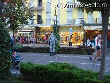 [P03] Strada comerciala (floastarul...) » foto by CristianC
 - 
<span class="allrVoted glyphicon glyphicon-heart hidden" id="av119614"></span>
<a class="m-l-10 hidden" id="sv119614" onclick="voting_Foto_DelVot(,119614,7044)" role="button">șterge vot <span class="glyphicon glyphicon-remove"></span></a>
<a id="v9119614" class=" c-red"  onclick="voting_Foto_SetVot(119614)" role="button"><span class="glyphicon glyphicon-heart-empty"></span> <b>LIKE</b> = Votează poza</a> <img class="hidden"  id="f119614W9" src="/imagini/loader.gif" border="0" /><span class="AjErrMes hidden" id="e119614ErM"></span>