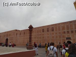 [P08] zidul roz ce înconjoara City Palace » foto by Yolanda
 - 
<span class="allrVoted glyphicon glyphicon-heart hidden" id="av1143122"></span>
<a class="m-l-10 hidden" id="sv1143122" onclick="voting_Foto_DelVot(,1143122,7099)" role="button">șterge vot <span class="glyphicon glyphicon-remove"></span></a>
<a id="v91143122" class=" c-red"  onclick="voting_Foto_SetVot(1143122)" role="button"><span class="glyphicon glyphicon-heart-empty"></span> <b>LIKE</b> = Votează poza</a> <img class="hidden"  id="f1143122W9" src="/imagini/loader.gif" border="0" /><span class="AjErrMes hidden" id="e1143122ErM"></span>