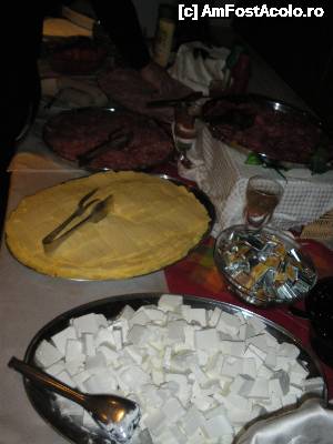 [P12] Micul dejun: feta, unt, branza topita feliata, salam, salam crud/uscat, rosii si castraveti taiati, sunca presata » foto by fanespoitorul
 - 
<span class="allrVoted glyphicon glyphicon-heart hidden" id="av496413"></span>
<a class="m-l-10 hidden" id="sv496413" onclick="voting_Foto_DelVot(,496413,7110)" role="button">șterge vot <span class="glyphicon glyphicon-remove"></span></a>
<a id="v9496413" class=" c-red"  onclick="voting_Foto_SetVot(496413)" role="button"><span class="glyphicon glyphicon-heart-empty"></span> <b>LIKE</b> = Votează poza</a> <img class="hidden"  id="f496413W9" src="/imagini/loader.gif" border="0" /><span class="AjErrMes hidden" id="e496413ErM"></span>