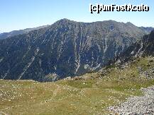 [P15] Varful Todorka 2750m aflat vis-a-vis, intre noi in vale e cabana Vihren » foto by ionescunic
 - 
<span class="allrVoted glyphicon glyphicon-heart hidden" id="av130896"></span>
<a class="m-l-10 hidden" id="sv130896" onclick="voting_Foto_DelVot(,130896,7111)" role="button">șterge vot <span class="glyphicon glyphicon-remove"></span></a>
<a id="v9130896" class=" c-red"  onclick="voting_Foto_SetVot(130896)" role="button"><span class="glyphicon glyphicon-heart-empty"></span> <b>LIKE</b> = Votează poza</a> <img class="hidden"  id="f130896W9" src="/imagini/loader.gif" border="0" /><span class="AjErrMes hidden" id="e130896ErM"></span>