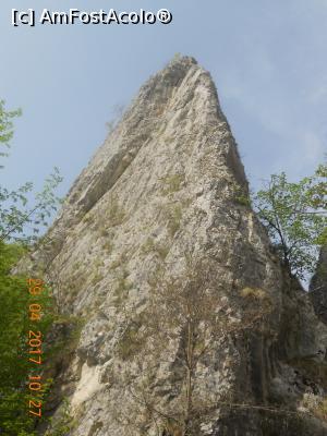 [P18] altă stâncă de pe traseu » foto by zlatna
 - 
<span class="allrVoted glyphicon glyphicon-heart hidden" id="av853374"></span>
<a class="m-l-10 hidden" id="sv853374" onclick="voting_Foto_DelVot(,853374,7135)" role="button">șterge vot <span class="glyphicon glyphicon-remove"></span></a>
<a id="v9853374" class=" c-red"  onclick="voting_Foto_SetVot(853374)" role="button"><span class="glyphicon glyphicon-heart-empty"></span> <b>LIKE</b> = Votează poza</a> <img class="hidden"  id="f853374W9" src="/imagini/loader.gif" border="0" /><span class="AjErrMes hidden" id="e853374ErM"></span>