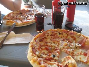 [P28] Mi-a ramas inima la super-pizza de la 'Popasul Iancului' (15 lei)  » foto by dorgo
 - 
<span class="allrVoted glyphicon glyphicon-heart hidden" id="av545770"></span>
<a class="m-l-10 hidden" id="sv545770" onclick="voting_Foto_DelVot(,545770,7135)" role="button">șterge vot <span class="glyphicon glyphicon-remove"></span></a>
<a id="v9545770" class=" c-red"  onclick="voting_Foto_SetVot(545770)" role="button"><span class="glyphicon glyphicon-heart-empty"></span> <b>LIKE</b> = Votează poza</a> <img class="hidden"  id="f545770W9" src="/imagini/loader.gif" border="0" /><span class="AjErrMes hidden" id="e545770ErM"></span>