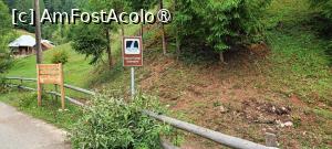 [P18] Panou și poartă la intrarea spre Izbucul Cotețul Dobreștilor. » foto by tata123 🔱
 - 
<span class="allrVoted glyphicon glyphicon-heart hidden" id="av1500921"></span>
<a class="m-l-10 hidden" id="sv1500921" onclick="voting_Foto_DelVot(,1500921,7135)" role="button">șterge vot <span class="glyphicon glyphicon-remove"></span></a>
<a id="v91500921" class=" c-red"  onclick="voting_Foto_SetVot(1500921)" role="button"><span class="glyphicon glyphicon-heart-empty"></span> <b>LIKE</b> = Votează poza</a> <img class="hidden"  id="f1500921W9" src="/imagini/loader.gif" border="0" /><span class="AjErrMes hidden" id="e1500921ErM"></span>