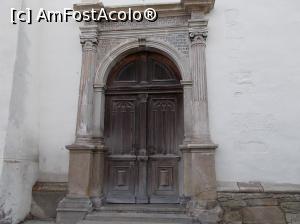 [P16] Ușă laterală a Bisericii Evanghelice, Bistrița.  » foto by mihaelavoicu
 - 
<span class="allrVoted glyphicon glyphicon-heart hidden" id="av947357"></span>
<a class="m-l-10 hidden" id="sv947357" onclick="voting_Foto_DelVot(,947357,7139)" role="button">șterge vot <span class="glyphicon glyphicon-remove"></span></a>
<a id="v9947357" class=" c-red"  onclick="voting_Foto_SetVot(947357)" role="button"><span class="glyphicon glyphicon-heart-empty"></span> <b>LIKE</b> = Votează poza</a> <img class="hidden"  id="f947357W9" src="/imagini/loader.gif" border="0" /><span class="AjErrMes hidden" id="e947357ErM"></span>