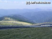 [P13] Una dintre curbele Transalpinei. » foto by iulianic
 - 
<span class="allrVoted glyphicon glyphicon-heart hidden" id="av252685"></span>
<a class="m-l-10 hidden" id="sv252685" onclick="voting_Foto_DelVot(,252685,7149)" role="button">șterge vot <span class="glyphicon glyphicon-remove"></span></a>
<a id="v9252685" class=" c-red"  onclick="voting_Foto_SetVot(252685)" role="button"><span class="glyphicon glyphicon-heart-empty"></span> <b>LIKE</b> = Votează poza</a> <img class="hidden"  id="f252685W9" src="/imagini/loader.gif" border="0" /><span class="AjErrMes hidden" id="e252685ErM"></span>