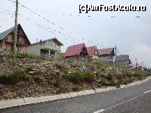 [P27] Rânca:lanț de vile pe șoseaua principală. După cum se vede, infrastructura turistică este ...desăvârșită ! » foto by mariana.olaru
 - 
<span class="allrVoted glyphicon glyphicon-heart hidden" id="av228901"></span>
<a class="m-l-10 hidden" id="sv228901" onclick="voting_Foto_DelVot(,228901,7149)" role="button">șterge vot <span class="glyphicon glyphicon-remove"></span></a>
<a id="v9228901" class=" c-red"  onclick="voting_Foto_SetVot(228901)" role="button"><span class="glyphicon glyphicon-heart-empty"></span> <b>LIKE</b> = Votează poza</a> <img class="hidden"  id="f228901W9" src="/imagini/loader.gif" border="0" /><span class="AjErrMes hidden" id="e228901ErM"></span>