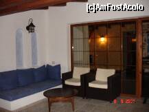 [P14] La acest hotel am avut un apartament deosebit cu o camera sus si un living jos. Aceasta era terasa. Am dormit alaturi de un greiere care a intrat exact in camera. » foto by susu
 - 
<span class="allrVoted glyphicon glyphicon-heart hidden" id="av122760"></span>
<a class="m-l-10 hidden" id="sv122760" onclick="voting_Foto_DelVot(,122760,7150)" role="button">șterge vot <span class="glyphicon glyphicon-remove"></span></a>
<a id="v9122760" class=" c-red"  onclick="voting_Foto_SetVot(122760)" role="button"><span class="glyphicon glyphicon-heart-empty"></span> <b>LIKE</b> = Votează poza</a> <img class="hidden"  id="f122760W9" src="/imagini/loader.gif" border="0" /><span class="AjErrMes hidden" id="e122760ErM"></span>