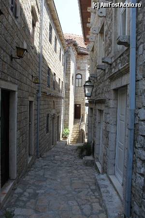 [P16] Ulcinj - orasul vechi » foto by cristi_an3000
 - 
<span class="allrVoted glyphicon glyphicon-heart hidden" id="av342339"></span>
<a class="m-l-10 hidden" id="sv342339" onclick="voting_Foto_DelVot(,342339,7153)" role="button">șterge vot <span class="glyphicon glyphicon-remove"></span></a>
<a id="v9342339" class=" c-red"  onclick="voting_Foto_SetVot(342339)" role="button"><span class="glyphicon glyphicon-heart-empty"></span> <b>LIKE</b> = Votează poza</a> <img class="hidden"  id="f342339W9" src="/imagini/loader.gif" border="0" /><span class="AjErrMes hidden" id="e342339ErM"></span>