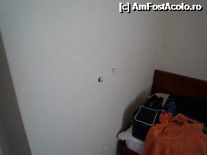 [P03] Hotel Mediteran. Camera 431. Intr-una din camere, doua tevi astupate in zid.  » foto by Torr100
 - 
<span class="allrVoted glyphicon glyphicon-heart hidden" id="av358124"></span>
<a class="m-l-10 hidden" id="sv358124" onclick="voting_Foto_DelVot(,358124,7153)" role="button">șterge vot <span class="glyphicon glyphicon-remove"></span></a>
<a id="v9358124" class=" c-red"  onclick="voting_Foto_SetVot(358124)" role="button"><span class="glyphicon glyphicon-heart-empty"></span> <b>LIKE</b> = Votează poza</a> <img class="hidden"  id="f358124W9" src="/imagini/loader.gif" border="0" /><span class="AjErrMes hidden" id="e358124ErM"></span>