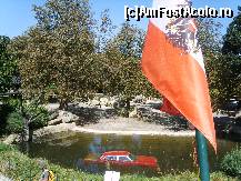 [P06] O masina abandonata...in gradina zoo? » foto by gaijinnnnn*
 - 
<span class="allrVoted glyphicon glyphicon-heart hidden" id="av124368"></span>
<a class="m-l-10 hidden" id="sv124368" onclick="voting_Foto_DelVot(,124368,7175)" role="button">șterge vot <span class="glyphicon glyphicon-remove"></span></a>
<a id="v9124368" class=" c-red"  onclick="voting_Foto_SetVot(124368)" role="button"><span class="glyphicon glyphicon-heart-empty"></span> <b>LIKE</b> = Votează poza</a> <img class="hidden"  id="f124368W9" src="/imagini/loader.gif" border="0" /><span class="AjErrMes hidden" id="e124368ErM"></span>