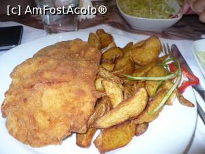 [P06] snitel de porc cu cartofi » foto by Yolanda
 - 
<span class="allrVoted glyphicon glyphicon-heart hidden" id="av984824"></span>
<a class="m-l-10 hidden" id="sv984824" onclick="voting_Foto_DelVot(,984824,7201)" role="button">șterge vot <span class="glyphicon glyphicon-remove"></span></a>
<a id="v9984824" class=" c-red"  onclick="voting_Foto_SetVot(984824)" role="button"><span class="glyphicon glyphicon-heart-empty"></span> <b>LIKE</b> = Votează poza</a> <img class="hidden"  id="f984824W9" src="/imagini/loader.gif" border="0" /><span class="AjErrMes hidden" id="e984824ErM"></span>