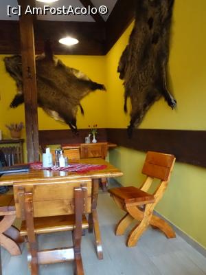 [P10] Interior - Restaurant Club Dracula, Sovata.  » foto by tata123 🔱
 - 
<span class="allrVoted glyphicon glyphicon-heart hidden" id="av1025775"></span>
<a class="m-l-10 hidden" id="sv1025775" onclick="voting_Foto_DelVot(,1025775,7201)" role="button">șterge vot <span class="glyphicon glyphicon-remove"></span></a>
<a id="v91025775" class=" c-red"  onclick="voting_Foto_SetVot(1025775)" role="button"><span class="glyphicon glyphicon-heart-empty"></span> <b>LIKE</b> = Votează poza</a> <img class="hidden"  id="f1025775W9" src="/imagini/loader.gif" border="0" /><span class="AjErrMes hidden" id="e1025775ErM"></span>