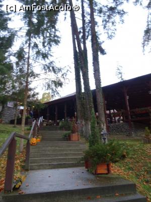 [P02] Urcăm spre restaurant, a sosit toamna.  » foto by tata123 🔱
 - 
<span class="allrVoted glyphicon glyphicon-heart hidden" id="av1025763"></span>
<a class="m-l-10 hidden" id="sv1025763" onclick="voting_Foto_DelVot(,1025763,7201)" role="button">șterge vot <span class="glyphicon glyphicon-remove"></span></a>
<a id="v91025763" class=" c-red"  onclick="voting_Foto_SetVot(1025763)" role="button"><span class="glyphicon glyphicon-heart-empty"></span> <b>LIKE</b> = Votează poza</a> <img class="hidden"  id="f1025763W9" src="/imagini/loader.gif" border="0" /><span class="AjErrMes hidden" id="e1025763ErM"></span>