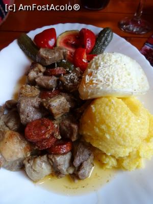 [P08] Tochitură țărănească - Restaurant Club Dracula, Sovata.  » foto by tata123 🔱
 - 
<span class="allrVoted glyphicon glyphicon-heart hidden" id="av1025771"></span>
<a class="m-l-10 hidden" id="sv1025771" onclick="voting_Foto_DelVot(,1025771,7201)" role="button">șterge vot <span class="glyphicon glyphicon-remove"></span></a>
<a id="v91025771" class=" c-red"  onclick="voting_Foto_SetVot(1025771)" role="button"><span class="glyphicon glyphicon-heart-empty"></span> <b>LIKE</b> = Votează poza</a> <img class="hidden"  id="f1025771W9" src="/imagini/loader.gif" border="0" /><span class="AjErrMes hidden" id="e1025771ErM"></span>