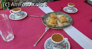 [P27] Cafeluțele și baclavalele on the house » foto by Carmen Ion
 - 
<span class="allrVoted glyphicon glyphicon-heart hidden" id="av1509667"></span>
<a class="m-l-10 hidden" id="sv1509667" onclick="voting_Foto_DelVot(,1509667,7254)" role="button">șterge vot <span class="glyphicon glyphicon-remove"></span></a>
<a id="v91509667" class=" c-red"  onclick="voting_Foto_SetVot(1509667)" role="button"><span class="glyphicon glyphicon-heart-empty"></span> <b>LIKE</b> = Votează poza</a> <img class="hidden"  id="f1509667W9" src="/imagini/loader.gif" border="0" /><span class="AjErrMes hidden" id="e1509667ErM"></span>