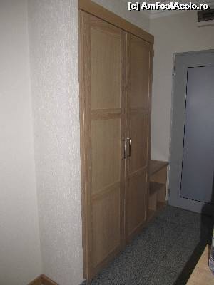 [P11] Motel Predejane- Serbia- holul cu dulap, cuier si oglinda » foto by luciaoradea
 - 
<span class="allrVoted glyphicon glyphicon-heart hidden" id="av535322"></span>
<a class="m-l-10 hidden" id="sv535322" onclick="voting_Foto_DelVot(,535322,7268)" role="button">șterge vot <span class="glyphicon glyphicon-remove"></span></a>
<a id="v9535322" class=" c-red"  onclick="voting_Foto_SetVot(535322)" role="button"><span class="glyphicon glyphicon-heart-empty"></span> <b>LIKE</b> = Votează poza</a> <img class="hidden"  id="f535322W9" src="/imagini/loader.gif" border="0" /><span class="AjErrMes hidden" id="e535322ErM"></span>