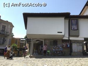 [P52] Plovdiv- prin zona istorica, aici pe colt se afla Centrul de informare turistica » foto by mishu
 - 
<span class="allrVoted glyphicon glyphicon-heart hidden" id="av1305519"></span>
<a class="m-l-10 hidden" id="sv1305519" onclick="voting_Foto_DelVot(,1305519,7278)" role="button">șterge vot <span class="glyphicon glyphicon-remove"></span></a>
<a id="v91305519" class=" c-red"  onclick="voting_Foto_SetVot(1305519)" role="button"><span class="glyphicon glyphicon-heart-empty"></span> <b>LIKE</b> = Votează poza</a> <img class="hidden"  id="f1305519W9" src="/imagini/loader.gif" border="0" /><span class="AjErrMes hidden" id="e1305519ErM"></span>