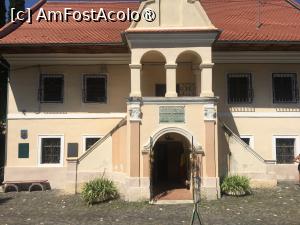 [P56] Intrarea în Muzeul „Prima Școală Românească ”. M-au rugat să nu fac poze în interior! » foto by Yersinia Pestis
 - 
<span class="allrVoted glyphicon glyphicon-heart hidden" id="av1403885"></span>
<a class="m-l-10 hidden" id="sv1403885" onclick="voting_Foto_DelVot(,1403885,7282)" role="button">șterge vot <span class="glyphicon glyphicon-remove"></span></a>
<a id="v91403885" class=" c-red"  onclick="voting_Foto_SetVot(1403885)" role="button"><span class="glyphicon glyphicon-heart-empty"></span> <b>LIKE</b> = Votează poza</a> <img class="hidden"  id="f1403885W9" src="/imagini/loader.gif" border="0" /><span class="AjErrMes hidden" id="e1403885ErM"></span>