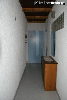 [P07] Holul de la intrarea în apartament » foto by Costi
 - 
<span class="allrVoted glyphicon glyphicon-heart hidden" id="av130367"></span>
<a class="m-l-10 hidden" id="sv130367" onclick="voting_Foto_DelVot(,130367,7329)" role="button">șterge vot <span class="glyphicon glyphicon-remove"></span></a>
<a id="v9130367" class=" c-red"  onclick="voting_Foto_SetVot(130367)" role="button"><span class="glyphicon glyphicon-heart-empty"></span> <b>LIKE</b> = Votează poza</a> <img class="hidden"  id="f130367W9" src="/imagini/loader.gif" border="0" /><span class="AjErrMes hidden" id="e130367ErM"></span>