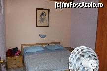 [P08] Dormitorul, un pic cam mic, dar agreabil, dispune, în lipsa aerului condiţionat şi de un ventilator » foto by Costi
 - 
<span class="allrVoted glyphicon glyphicon-heart hidden" id="av130368"></span>
<a class="m-l-10 hidden" id="sv130368" onclick="voting_Foto_DelVot(,130368,7329)" role="button">șterge vot <span class="glyphicon glyphicon-remove"></span></a>
<a id="v9130368" class=" c-red"  onclick="voting_Foto_SetVot(130368)" role="button"><span class="glyphicon glyphicon-heart-empty"></span> <b>LIKE</b> = Votează poza</a> <img class="hidden"  id="f130368W9" src="/imagini/loader.gif" border="0" /><span class="AjErrMes hidden" id="e130368ErM"></span>