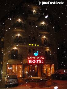 [P03] intrarea la hotel, in stanga si dreapata sunt parcari pt auto. » foto by rentea
 - 
<span class="allrVoted glyphicon glyphicon-heart hidden" id="av284636"></span>
<a class="m-l-10 hidden" id="sv284636" onclick="voting_Foto_DelVot(,284636,7343)" role="button">șterge vot <span class="glyphicon glyphicon-remove"></span></a>
<a id="v9284636" class=" c-red"  onclick="voting_Foto_SetVot(284636)" role="button"><span class="glyphicon glyphicon-heart-empty"></span> <b>LIKE</b> = Votează poza</a> <img class="hidden"  id="f284636W9" src="/imagini/loader.gif" border="0" /><span class="AjErrMes hidden" id="e284636ErM"></span>