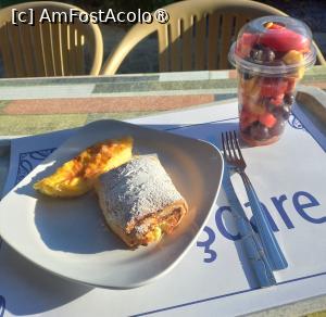 [P11] Ștrudel cu brânză și plăcintă cu iaurt și nelipsitul pahar cu fructe » foto by mnn
 - 
<span class="allrVoted glyphicon glyphicon-heart hidden" id="av1497426"></span>
<a class="m-l-10 hidden" id="sv1497426" onclick="voting_Foto_DelVot(,1497426,7401)" role="button">șterge vot <span class="glyphicon glyphicon-remove"></span></a>
<a id="v91497426" class=" c-red"  onclick="voting_Foto_SetVot(1497426)" role="button"><span class="glyphicon glyphicon-heart-empty"></span> <b>LIKE</b> = Votează poza</a> <img class="hidden"  id="f1497426W9" src="/imagini/loader.gif" border="0" /><span class="AjErrMes hidden" id="e1497426ErM"></span>