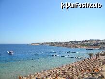 [P24] Plaja vazuta de sus din statia unde asteptam shuttle-bus-ul » foto by bitnic
 - 
<span class="allrVoted glyphicon glyphicon-heart hidden" id="av136407"></span>
<a class="m-l-10 hidden" id="sv136407" onclick="voting_Foto_DelVot(,136407,7455)" role="button">șterge vot <span class="glyphicon glyphicon-remove"></span></a>
<a id="v9136407" class=" c-red"  onclick="voting_Foto_SetVot(136407)" role="button"><span class="glyphicon glyphicon-heart-empty"></span> <b>LIKE</b> = Votează poza</a> <img class="hidden"  id="f136407W9" src="/imagini/loader.gif" border="0" /><span class="AjErrMes hidden" id="e136407ErM"></span>