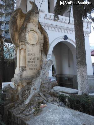 [P23] Mormantul lui Aurel Vlaicu din Cimitirul Bellu - Bucuresti. O simbolistica aparte. » foto by iulianic
 - 
<span class="allrVoted glyphicon glyphicon-heart hidden" id="av339780"></span>
<a class="m-l-10 hidden" id="sv339780" onclick="voting_Foto_DelVot(,339780,7539)" role="button">șterge vot <span class="glyphicon glyphicon-remove"></span></a>
<a id="v9339780" class=" c-red"  onclick="voting_Foto_SetVot(339780)" role="button"><span class="glyphicon glyphicon-heart-empty"></span> <b>LIKE</b> = Votează poza</a> <img class="hidden"  id="f339780W9" src="/imagini/loader.gif" border="0" /><span class="AjErrMes hidden" id="e339780ErM"></span>