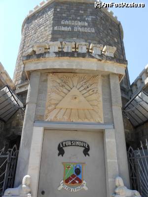 [P04] Campina - Castelul Iulia Hasdeu, intrarea principala si inscriptiile din partea superioara.  » foto by iulianic
 - 
<span class="allrVoted glyphicon glyphicon-heart hidden" id="av339761"></span>
<a class="m-l-10 hidden" id="sv339761" onclick="voting_Foto_DelVot(,339761,7539)" role="button">șterge vot <span class="glyphicon glyphicon-remove"></span></a>
<a id="v9339761" class=" c-red"  onclick="voting_Foto_SetVot(339761)" role="button"><span class="glyphicon glyphicon-heart-empty"></span> <b>LIKE</b> = Votează poza</a> <img class="hidden"  id="f339761W9" src="/imagini/loader.gif" border="0" /><span class="AjErrMes hidden" id="e339761ErM"></span>