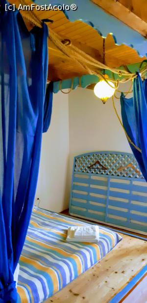 [P02] Apartamentul cu baldachin de 2,5/2,5 m <p> in care a fost inghesuita o mama cu un copil de 1 an » foto by Hangita
 - 
<span class="allrVoted glyphicon glyphicon-heart hidden" id="av1046521"></span>
<a class="m-l-10 hidden" id="sv1046521" onclick="voting_Foto_DelVot(,1046521,7567)" role="button">șterge vot <span class="glyphicon glyphicon-remove"></span></a>
<a id="v91046521" class=" c-red"  onclick="voting_Foto_SetVot(1046521)" role="button"><span class="glyphicon glyphicon-heart-empty"></span> <b>LIKE</b> = Votează poza</a> <img class="hidden"  id="f1046521W9" src="/imagini/loader.gif" border="0" /><span class="AjErrMes hidden" id="e1046521ErM"></span>
