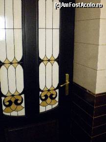 [P14] Detaliu vitralii usa restaurant Don. » foto by presario
 - 
<span class="allrVoted glyphicon glyphicon-heart hidden" id="av141195"></span>
<a class="m-l-10 hidden" id="sv141195" onclick="voting_Foto_DelVot(,141195,7574)" role="button">șterge vot <span class="glyphicon glyphicon-remove"></span></a>
<a id="v9141195" class=" c-red"  onclick="voting_Foto_SetVot(141195)" role="button"><span class="glyphicon glyphicon-heart-empty"></span> <b>LIKE</b> = Votează poza</a> <img class="hidden"  id="f141195W9" src="/imagini/loader.gif" border="0" /><span class="AjErrMes hidden" id="e141195ErM"></span>
