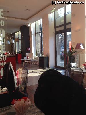 [P02] Interiorul cafenelei.  » foto by bartaiomu
 - 
<span class="allrVoted glyphicon glyphicon-heart hidden" id="av599645"></span>
<a class="m-l-10 hidden" id="sv599645" onclick="voting_Foto_DelVot(,599645,7574)" role="button">șterge vot <span class="glyphicon glyphicon-remove"></span></a>
<a id="v9599645" class=" c-red"  onclick="voting_Foto_SetVot(599645)" role="button"><span class="glyphicon glyphicon-heart-empty"></span> <b>LIKE</b> = Votează poza</a> <img class="hidden"  id="f599645W9" src="/imagini/loader.gif" border="0" /><span class="AjErrMes hidden" id="e599645ErM"></span>