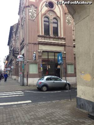 [P05] Exteriorul cafenelei.  » foto by bartaiomu
 - 
<span class="allrVoted glyphicon glyphicon-heart hidden" id="av599648"></span>
<a class="m-l-10 hidden" id="sv599648" onclick="voting_Foto_DelVot(,599648,7574)" role="button">șterge vot <span class="glyphicon glyphicon-remove"></span></a>
<a id="v9599648" class=" c-red"  onclick="voting_Foto_SetVot(599648)" role="button"><span class="glyphicon glyphicon-heart-empty"></span> <b>LIKE</b> = Votează poza</a> <img class="hidden"  id="f599648W9" src="/imagini/loader.gif" border="0" /><span class="AjErrMes hidden" id="e599648ErM"></span>
