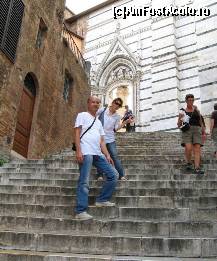 [P04] Treptele domului din Siena.  » foto by gettutza
 - 
<span class="allrVoted glyphicon glyphicon-heart hidden" id="av391606"></span>
<a class="m-l-10 hidden" id="sv391606" onclick="voting_Foto_DelVot(,391606,7576)" role="button">șterge vot <span class="glyphicon glyphicon-remove"></span></a>
<a id="v9391606" class=" c-red"  onclick="voting_Foto_SetVot(391606)" role="button"><span class="glyphicon glyphicon-heart-empty"></span> <b>LIKE</b> = Votează poza</a> <img class="hidden"  id="f391606W9" src="/imagini/loader.gif" border="0" /><span class="AjErrMes hidden" id="e391606ErM"></span>