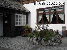 [P02] Aranjament rustic pe terasa restaurantului » foto by Delight
 - 
<span class="allrVoted glyphicon glyphicon-heart hidden" id="av141512"></span>
<a class="m-l-10 hidden" id="sv141512" onclick="voting_Foto_DelVot(,141512,7579)" role="button">șterge vot <span class="glyphicon glyphicon-remove"></span></a>
<a id="v9141512" class=" c-red"  onclick="voting_Foto_SetVot(141512)" role="button"><span class="glyphicon glyphicon-heart-empty"></span> <b>LIKE</b> = Votează poza</a> <img class="hidden"  id="f141512W9" src="/imagini/loader.gif" border="0" /><span class="AjErrMes hidden" id="e141512ErM"></span>