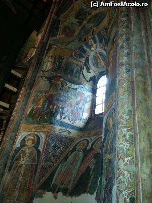 [P08] Alt cadru fotografiat in interiorul bisericii scoate evidenta pictura deosebita a bisericii » foto by Dan&Ema
 - 
<span class="allrVoted glyphicon glyphicon-heart hidden" id="av552035"></span>
<a class="m-l-10 hidden" id="sv552035" onclick="voting_Foto_DelVot(,552035,7580)" role="button">șterge vot <span class="glyphicon glyphicon-remove"></span></a>
<a id="v9552035" class=" c-red"  onclick="voting_Foto_SetVot(552035)" role="button"><span class="glyphicon glyphicon-heart-empty"></span> <b>LIKE</b> = Votează poza</a> <img class="hidden"  id="f552035W9" src="/imagini/loader.gif" border="0" /><span class="AjErrMes hidden" id="e552035ErM"></span>