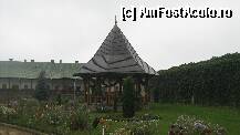 [P13] foisor in curtea manastirii » foto by cristi82d
 - 
<span class="allrVoted glyphicon glyphicon-heart hidden" id="av141799"></span>
<a class="m-l-10 hidden" id="sv141799" onclick="voting_Foto_DelVot(,141799,7583)" role="button">șterge vot <span class="glyphicon glyphicon-remove"></span></a>
<a id="v9141799" class=" c-red"  onclick="voting_Foto_SetVot(141799)" role="button"><span class="glyphicon glyphicon-heart-empty"></span> <b>LIKE</b> = Votează poza</a> <img class="hidden"  id="f141799W9" src="/imagini/loader.gif" border="0" /><span class="AjErrMes hidden" id="e141799ErM"></span>