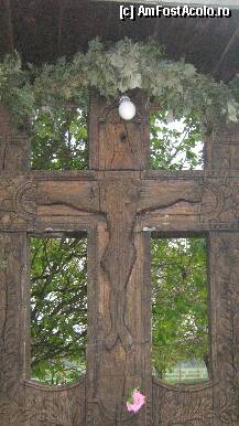 [P40] crucea de lemn de pe aleea de la intrarea in manastire este sculptata » foto by cristi82d
 - 
<span class="allrVoted glyphicon glyphicon-heart hidden" id="av141828"></span>
<a class="m-l-10 hidden" id="sv141828" onclick="voting_Foto_DelVot(,141828,7583)" role="button">șterge vot <span class="glyphicon glyphicon-remove"></span></a>
<a id="v9141828" class=" c-red"  onclick="voting_Foto_SetVot(141828)" role="button"><span class="glyphicon glyphicon-heart-empty"></span> <b>LIKE</b> = Votează poza</a> <img class="hidden"  id="f141828W9" src="/imagini/loader.gif" border="0" /><span class="AjErrMes hidden" id="e141828ErM"></span>