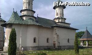 [P06] Biserica 'Sf. Nicolae'de la Mănăstirea Râşca, com. Bogdăneşti, sat Râşca, jud. Suceava (vedere din partea dreaptă spate)  » foto by traian.leuca †
 - 
<span class="allrVoted glyphicon glyphicon-heart hidden" id="av432526"></span>
<a class="m-l-10 hidden" id="sv432526" onclick="voting_Foto_DelVot(,432526,7583)" role="button">șterge vot <span class="glyphicon glyphicon-remove"></span></a>
<a id="v9432526" class=" c-red"  onclick="voting_Foto_SetVot(432526)" role="button"><span class="glyphicon glyphicon-heart-empty"></span> <b>LIKE</b> = Votează poza</a> <img class="hidden"  id="f432526W9" src="/imagini/loader.gif" border="0" /><span class="AjErrMes hidden" id="e432526ErM"></span>